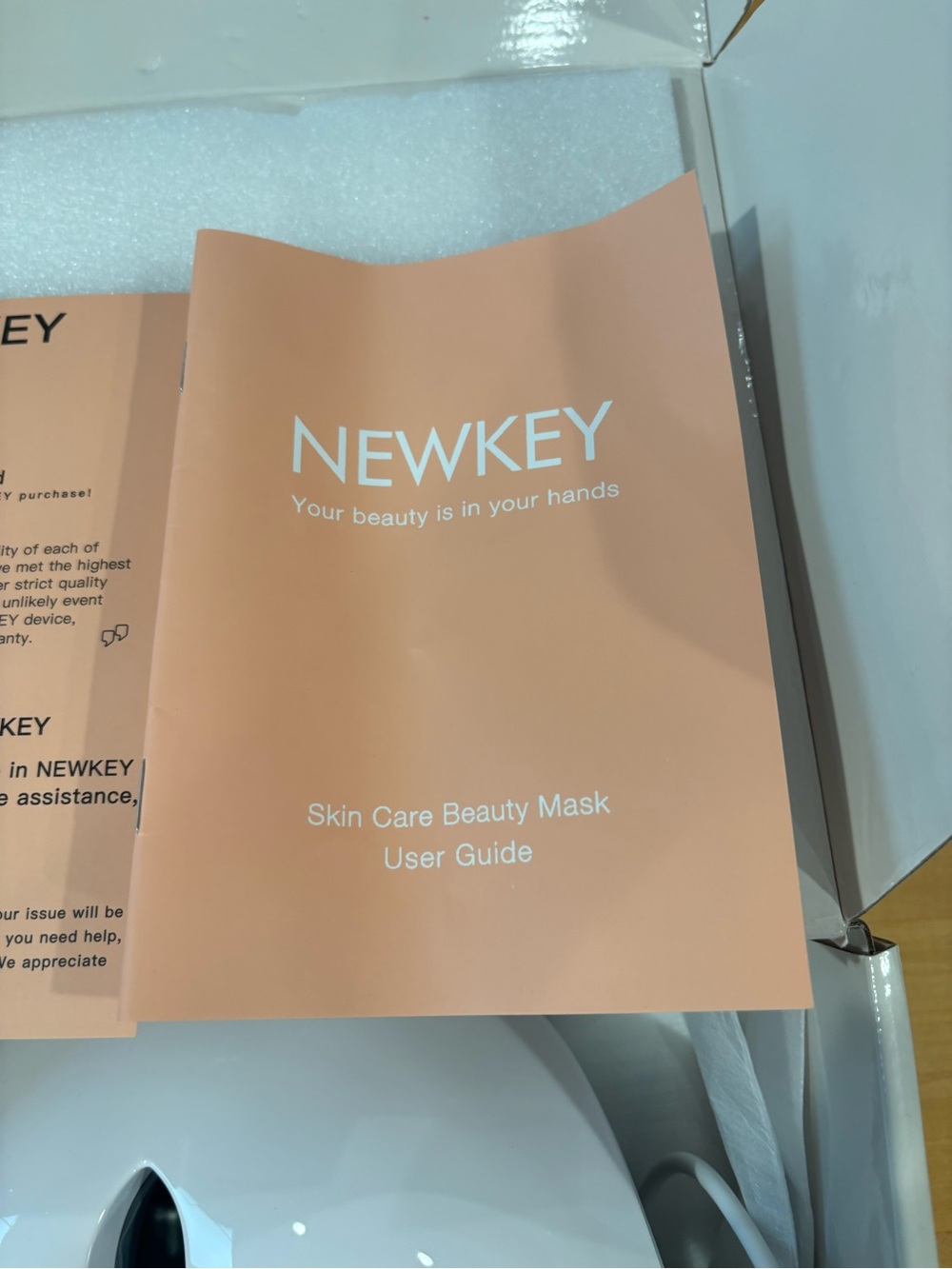 LED Facial Mask with Remote Control - White - Picture 4 of 5